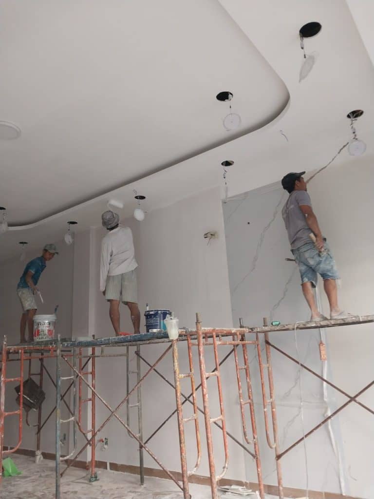 Dịch vụ Sơn nhà giá rẻ - Bảo hành 5 năm 13 sua nha tron goi 7 768x1024 1